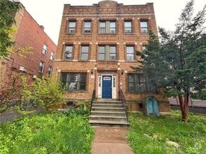 Building Photo - 88 Clark St