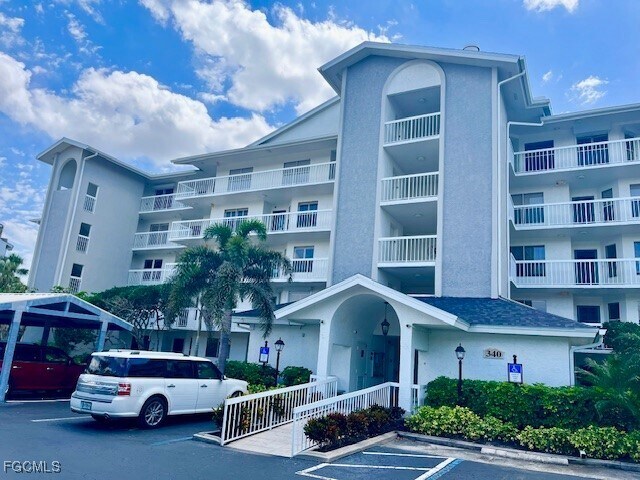 Primary Photo - 340 Horse Creek Dr