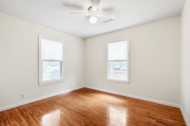 Building Photo - 210 Nelray Blvd