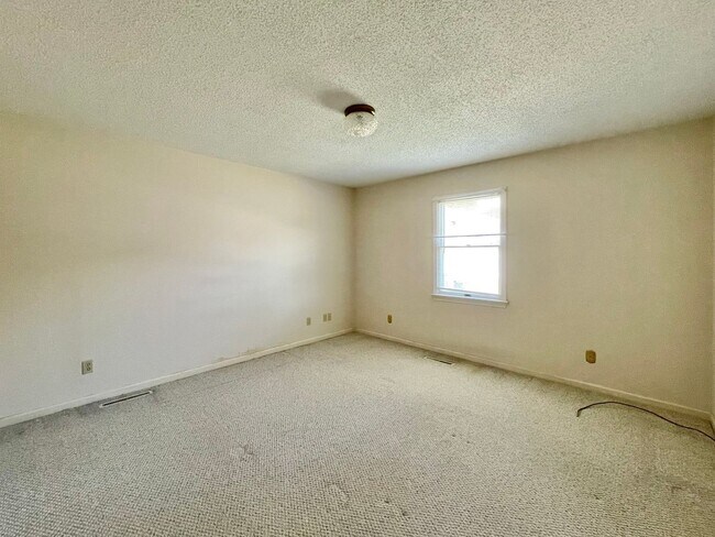 Building Photo - 1004 Orangewood St