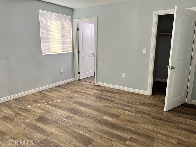 Building Photo - 211 W 43rd St