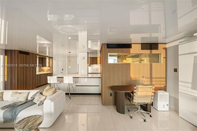Building Photo - 5555 Collins Ave
