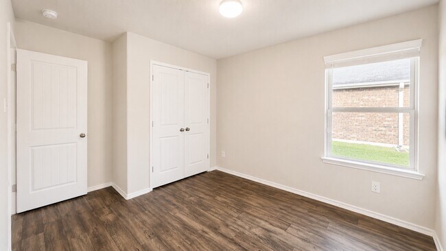 Building Photo - 6410 Indigo Cliff Dr