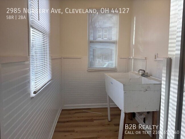 Building Photo - 2985 Nursery Ave