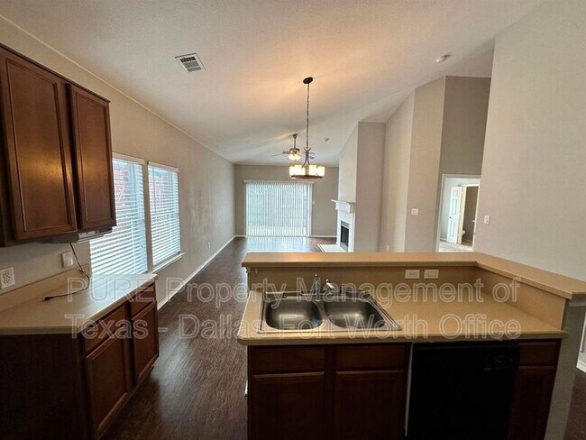 Building Photo - 5033 Caraway Dr