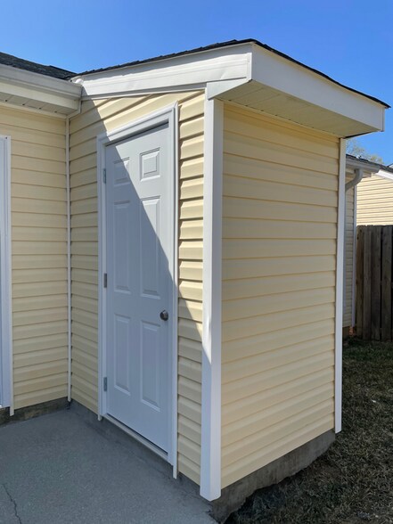 Building Photo - 7123 Belize Dr