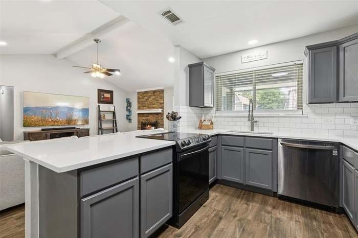 Building Photo - 2409 Avonhill Dr