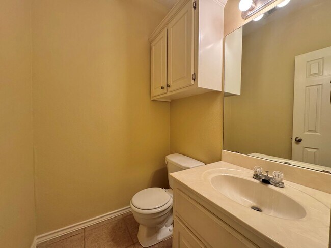 Building Photo - Pleasant Grove Townhouse for rent!
