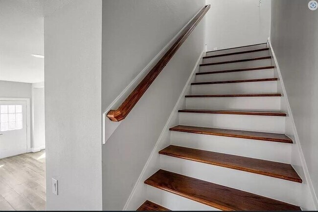 Building Photo - 9815 Bamboo Rd