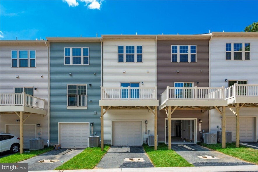 Back - 19822 Habitat Ter