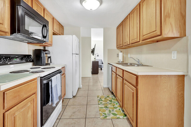 Building Photo - 12621 Westhampton Cir