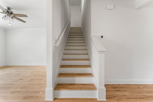 Building Photo - 115 Piper Cv