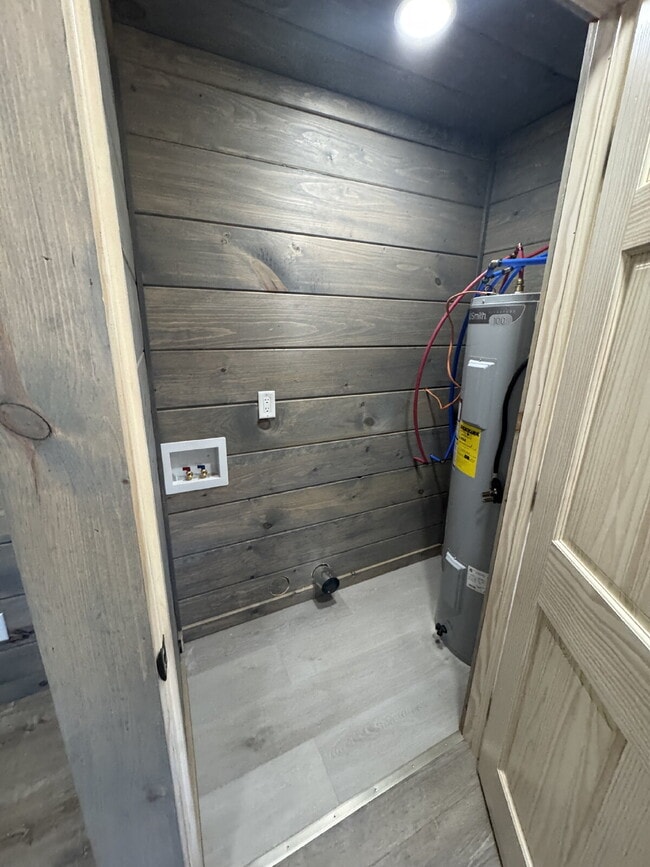 Building Photo - "Charming 1-Bedroom Retreat in Valley Head – Cozy 360 Sq. Ft. Tiny House!"