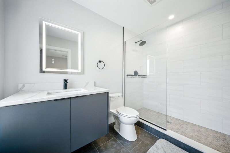 Building Photo - 25 2nd St