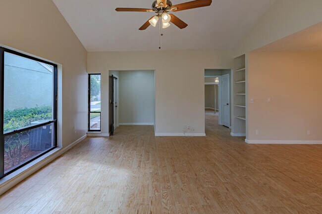 Building Photo - 2525 SW Egret Pond Cir