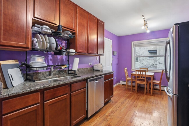 Building Photo - 2147 Ridge Ave