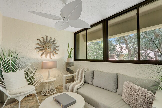 Building Photo - 204 Sea Oats Dr