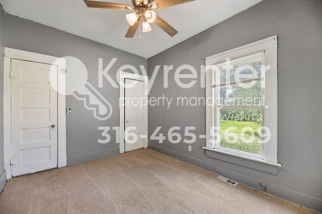 Building Photo - Charming 1925 Farm House on 1/3 acre!