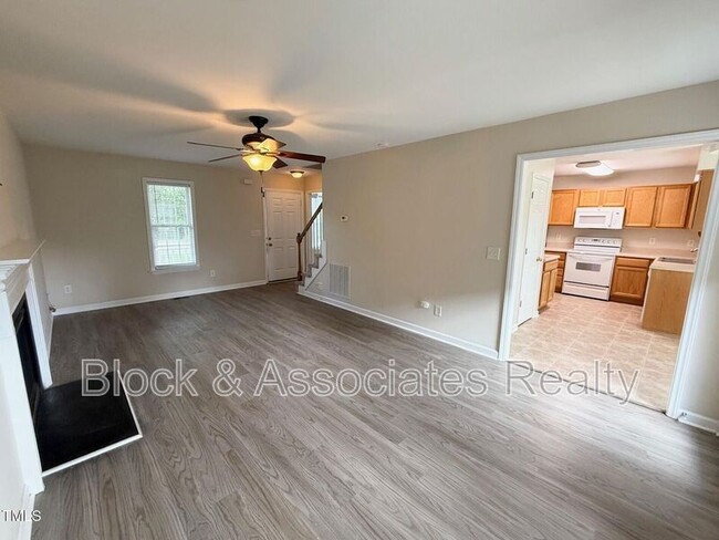 Building Photo - 404 Springside Dr