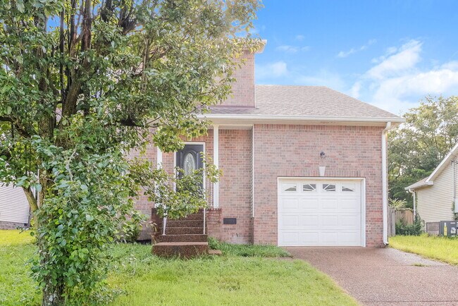 Building Photo - 712 Shandale Dr