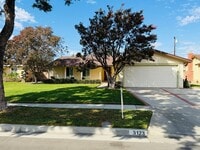 Building Photo - Single Story 4 Bedroom Ranch Style Home in Anaheim!