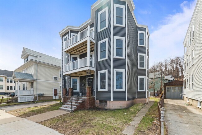 Building Photo - 516 Washington St