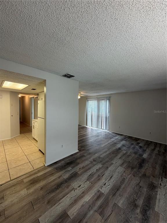 Building Photo - 4911 Silver Oaks Village