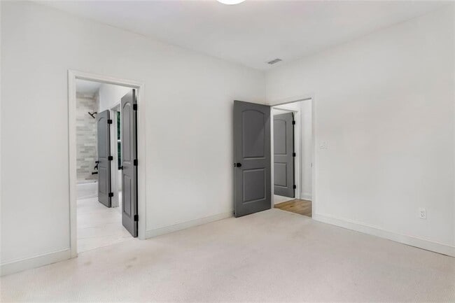 Building Photo - 830 Gaston St SW