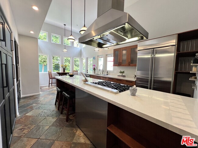 Building Photo - 390 N Baldwin Ave