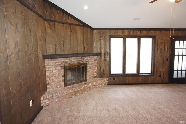 Building Photo - 7231 Elmbrook Dr