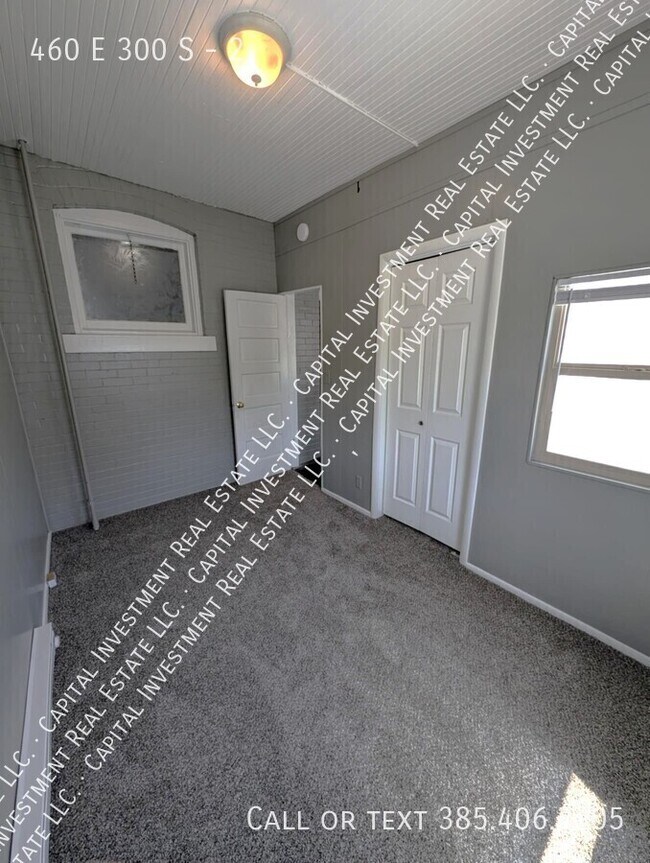 Building Photo - 460 E 300 S