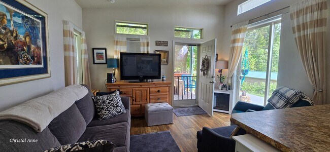 Building Photo - Fabulous Cabin over Hood Canal