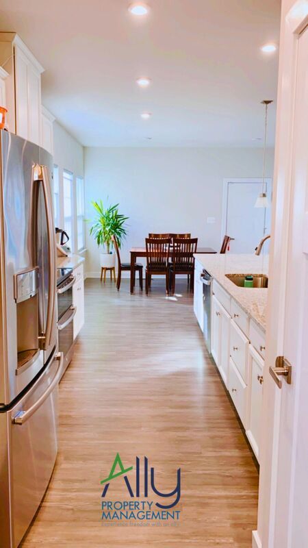 Building Photo - 3272 Village Park Ave