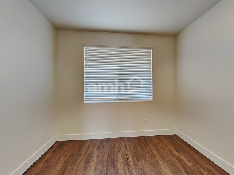 Building Photo - 1349 Marysville Ave