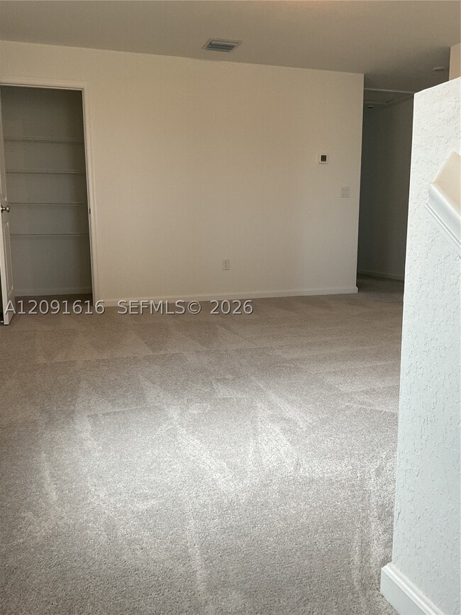 Building Photo - 5924 NW Fairfox Wy