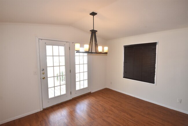 Building Photo - 10007 Elderberry Park Ln