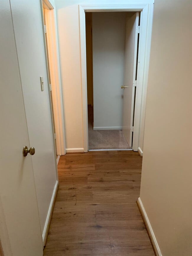 Building Photo - 143 Towson Way