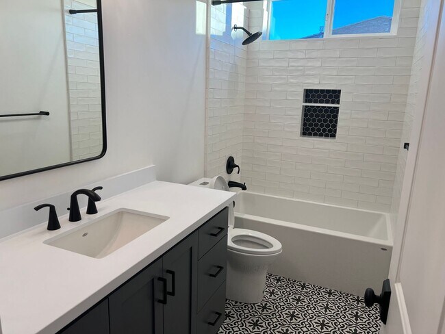 Building Photo - Custom 4 Bedroom + Office - Clover Creek Preserve