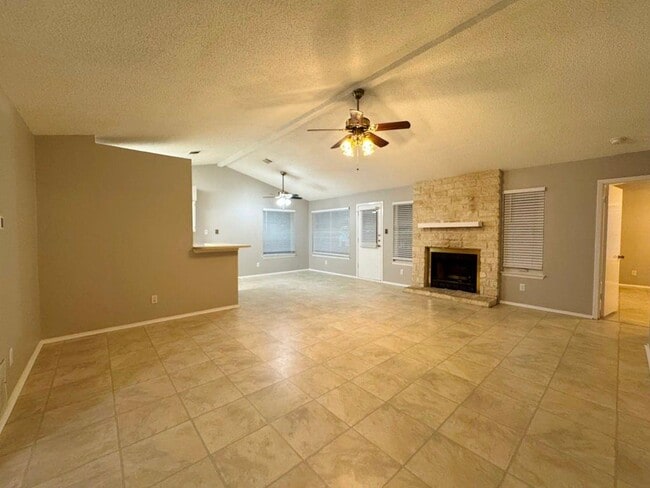 Building Photo - 2917 Zeke Bend