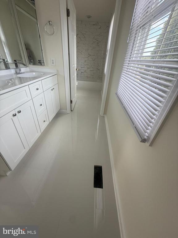 Building Photo - 12549 Rock Ridge Rd