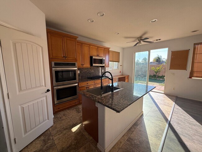 Building Photo - 5 Bedrooms 3 Baths! Resort Living at The Lakes Community in Menifee!