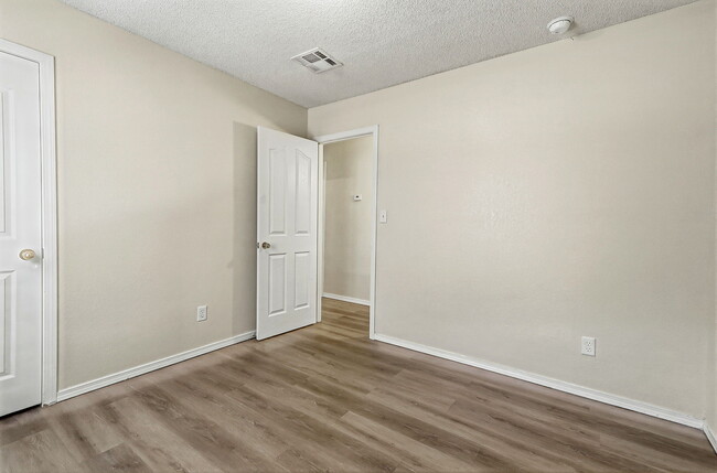 Building Photo - 7261 Sachet Cliff Dr