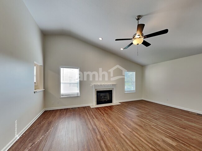 Building Photo - 1613 Blankenship Dr