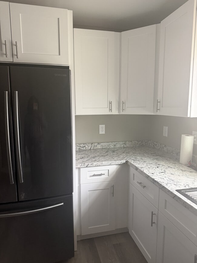 Building Photo - 524 Newcastle Rd