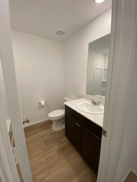 Building Photo - 5501 Lavender Dr