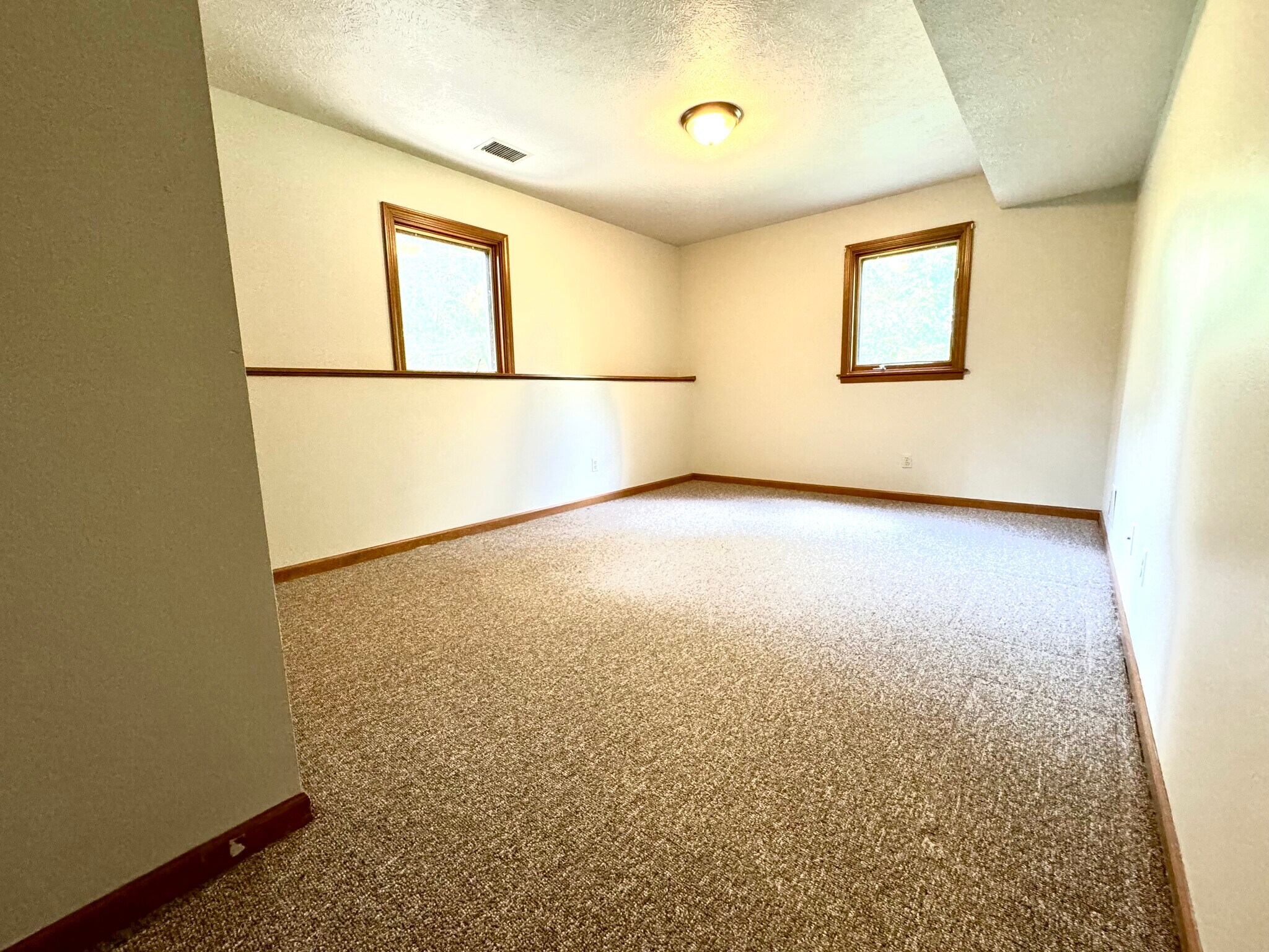 Building Photo - 6791 Pleasantview St NE