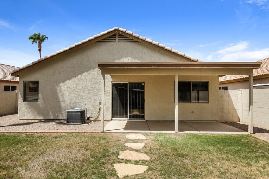 Building Photo - 305 N Abalone Dr
