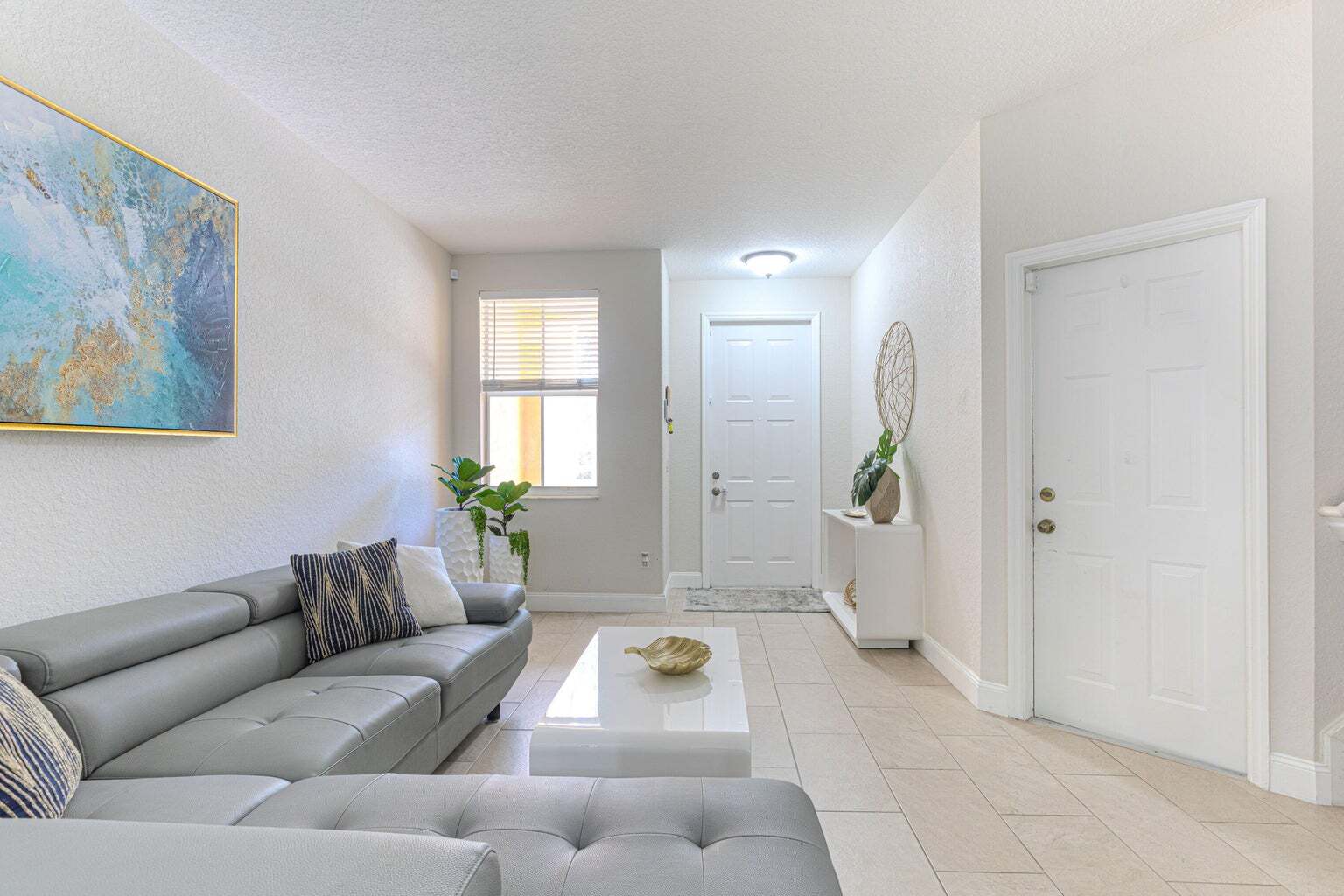 Building Photo - 2320 Shoma Ln