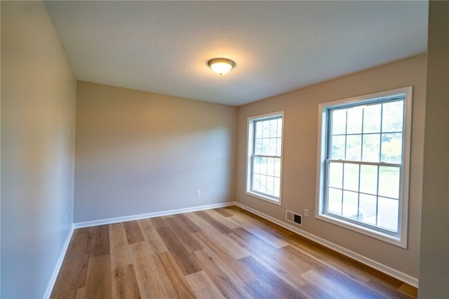 Building Photo - 649 Kayloc Cir