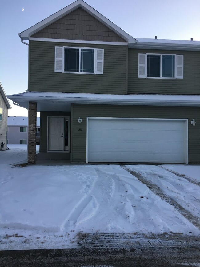 Building Photo - 1217 S Beach Way